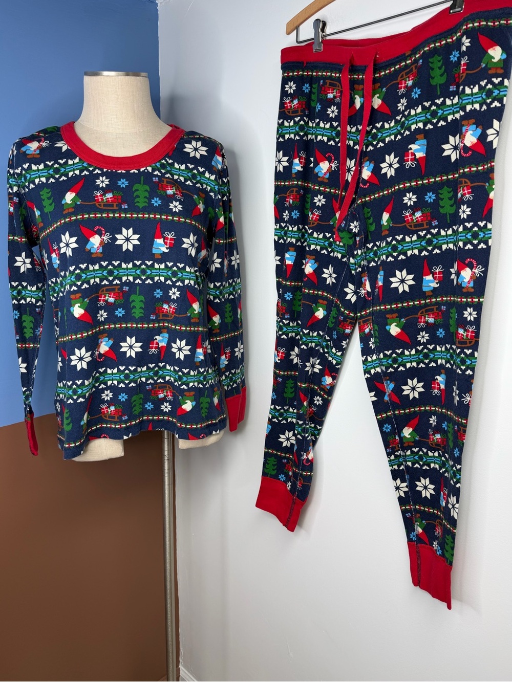 Hanna Andersson Gnome Christmas Pajamas navy Blue Red Size XL
